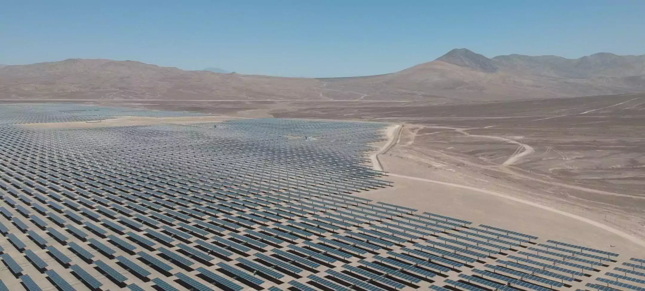 Parque solar en el desierto de Atacama